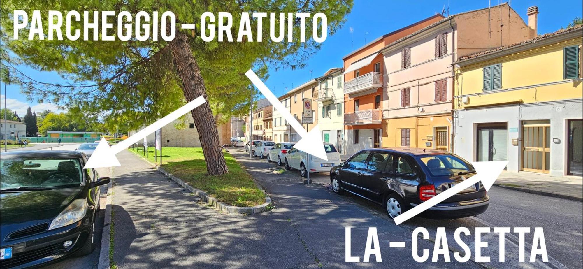 La Casetta Bilocale Centrale Con Terrazza Parkfree Wifi Minipc Ps4 Ac Йези Екстериор снимка