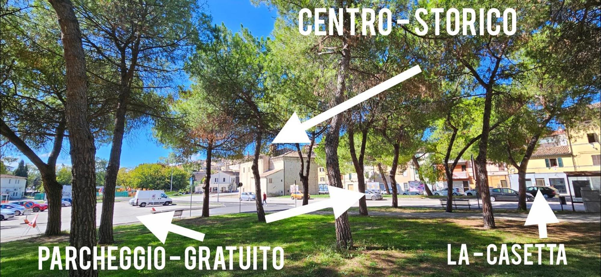 La Casetta Bilocale Centrale Con Terrazza Parkfree Wifi Minipc Ps4 Ac Йези Екстериор снимка